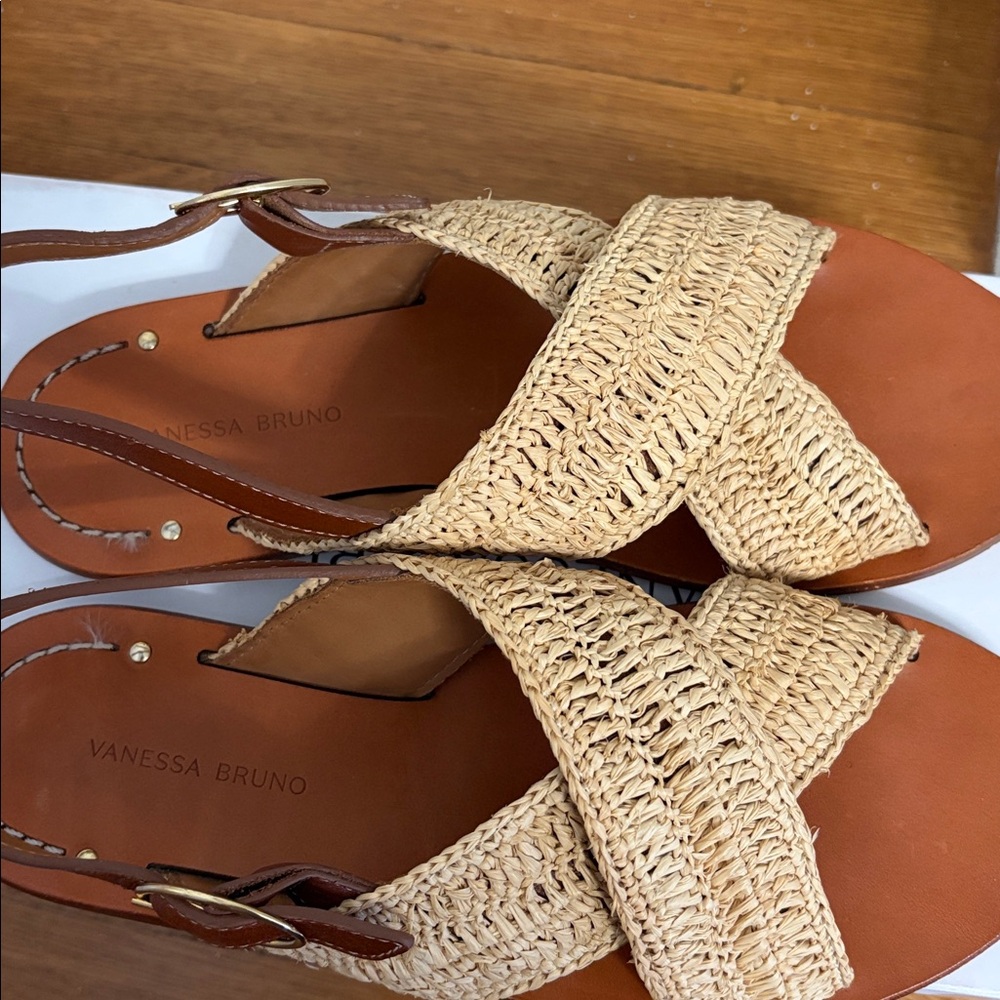 Vanessa Bruno Natural sandal size 9 - Picture 3 of 5